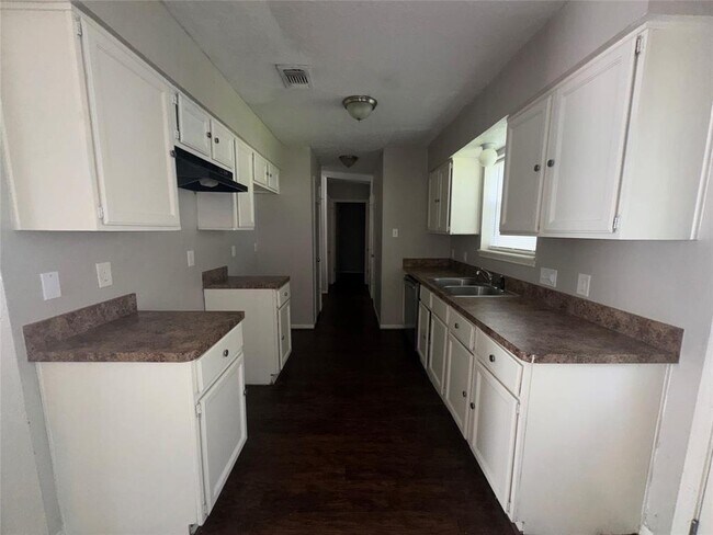 Foto del edificio - 201 Hartford Ln