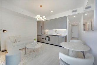 Building Photo - 580 72nd St