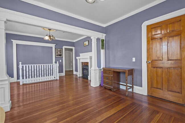 Foto del edificio - 10 Bainbridge Ave