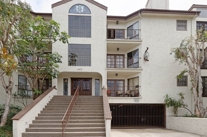 Primary Photo - 1263 Robinson Ave