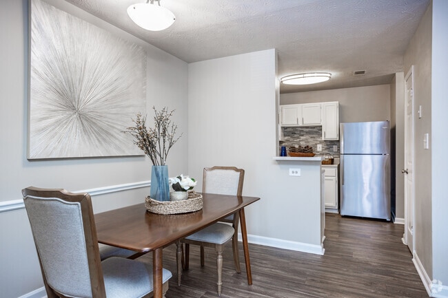 1BR, 1BA - 850SF - Comedor - Sutter Lake Apartments