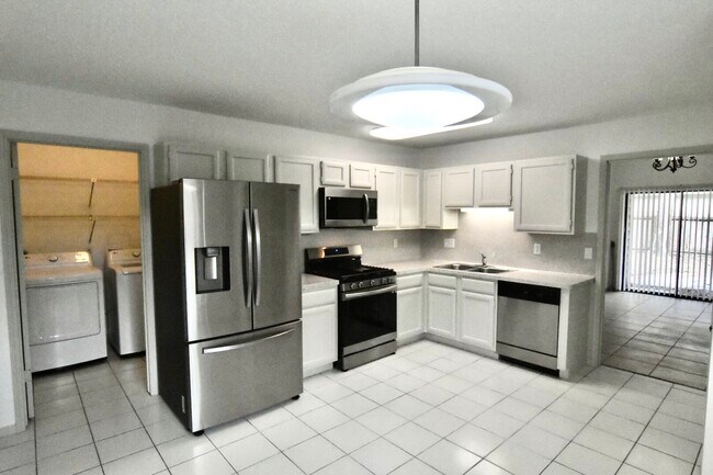 Foto del edificio - 9814 Paddock Park Dr