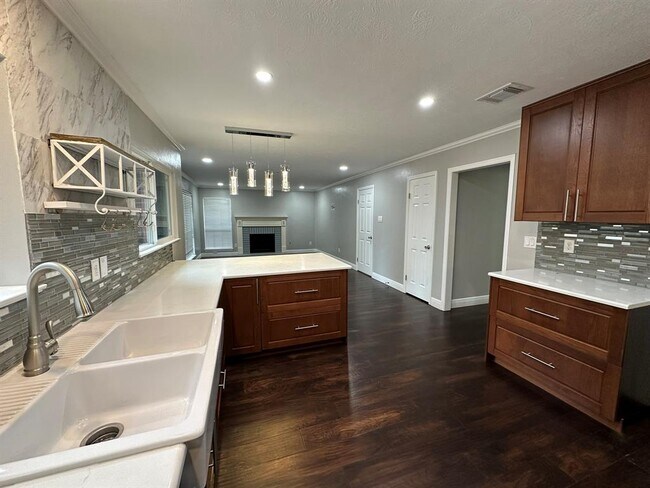 Building Photo - 4430 Echo Falls Dr