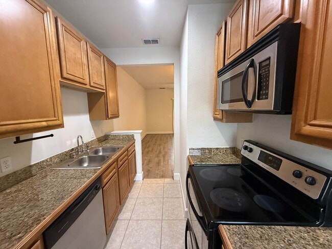 Foto del edificio - 15284-15331 US-331 BUS