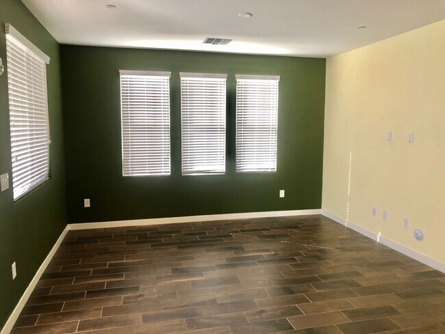 Foto del edificio - ELEGANT 2 Bed/ 2.5 bath Townhome In Gilbert!