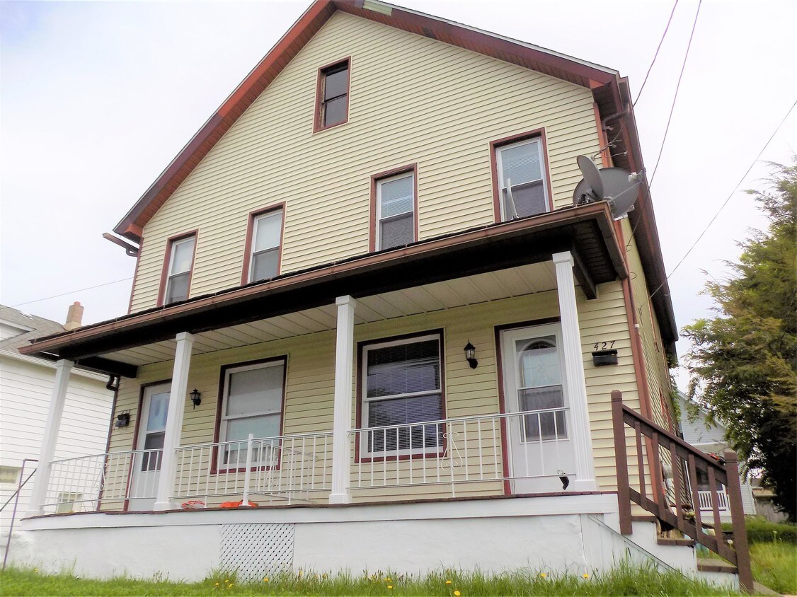 Primary Photo - 425 15th Ave