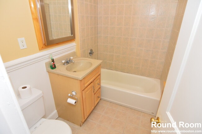 Foto del edificio - 100 Etna St