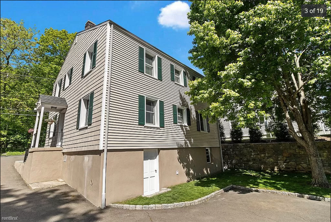 Building Photo - 3 br, 1 bath House - 79 Bible St 1st Floor