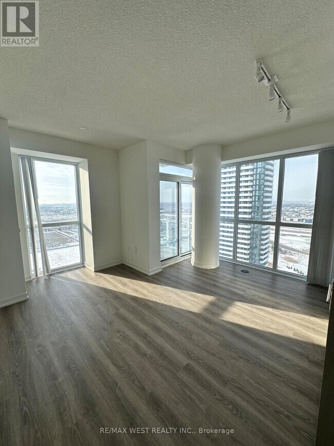 Photo du bâtiment - 8 Interchange Wy