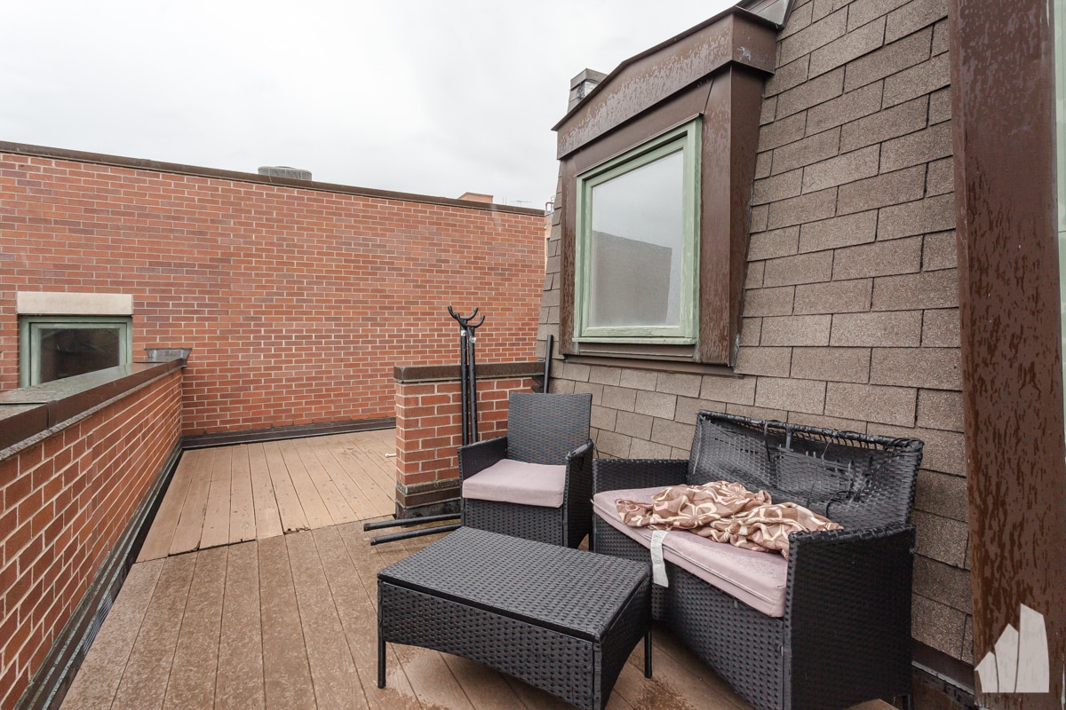 Primary Photo - 1351 W Altgeld St