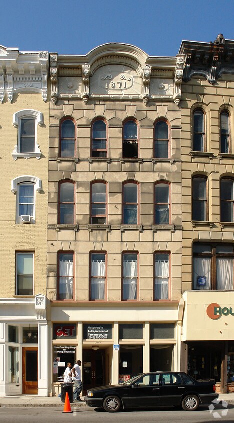 Primary Photo - 309 Main St