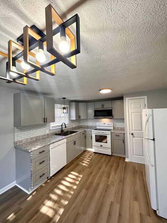 Foto del edificio - 6320 &amp; 6322 N Fruitridge Street
