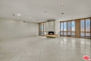 Foto del edificio - 1333 S Beverly Glen Blvd
