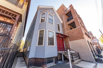 Building Photo - 1431 W Belmont Ave