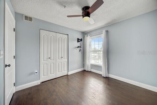 Building Photo - 2019 Dixie Belle Dr