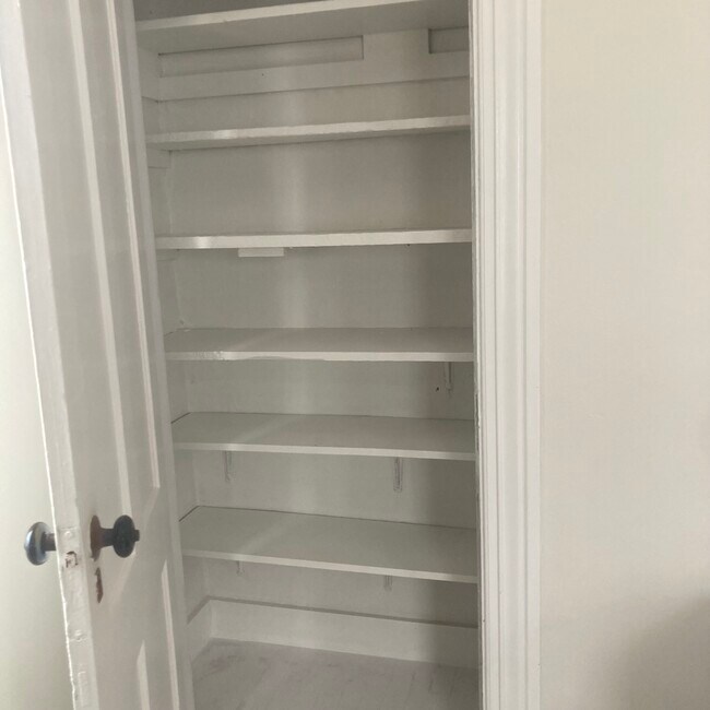 Despensa de cocina - 70 Hedley Ave