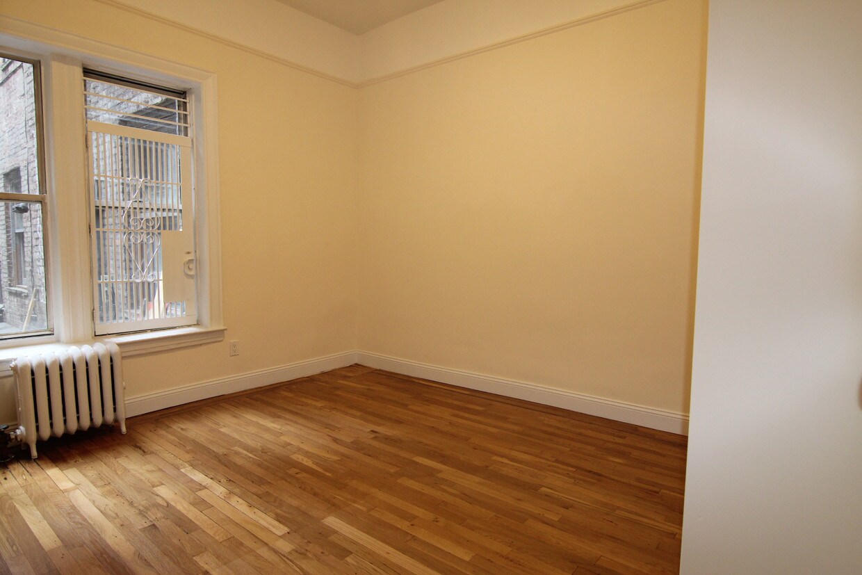 Foto principal - 223 13th St