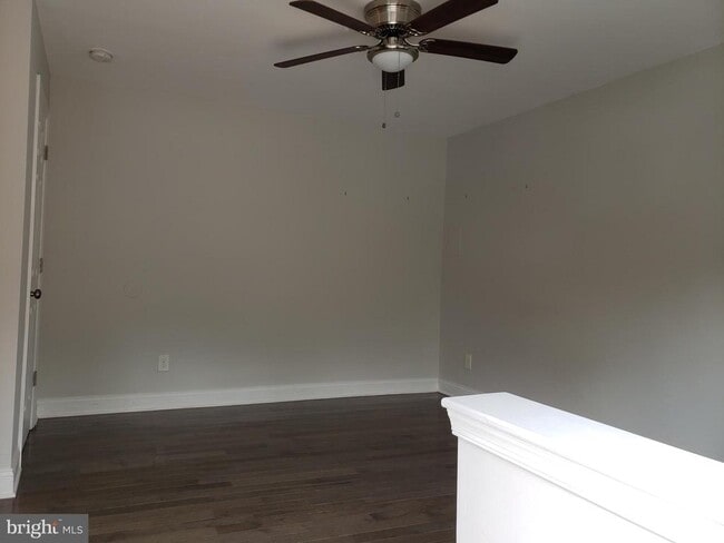 Building Photo - 250 S Washington St