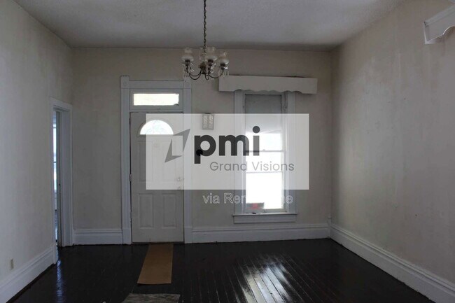 Foto del edificio - 1657 E Main St