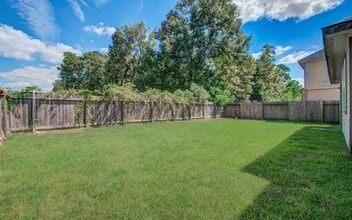 Building Photo - 10410 Solitude Way