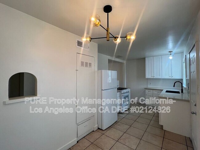 Foto del edificio - 627 W 23rd St