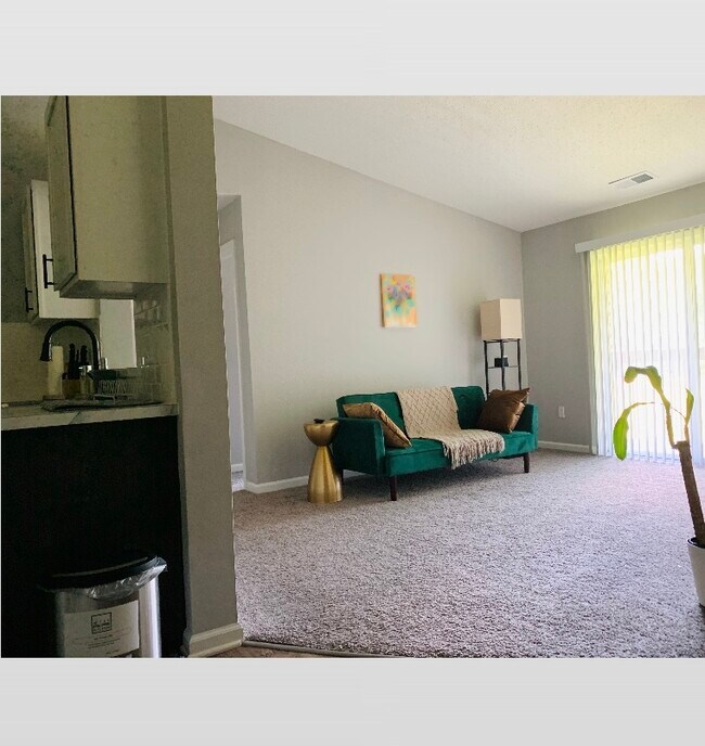 Foto del edificio - 3345 Sandhurst Dr
