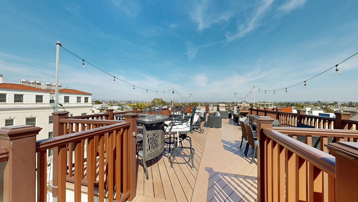 Photo - Boardwalk Flats - Ocean Front Studios Apartments