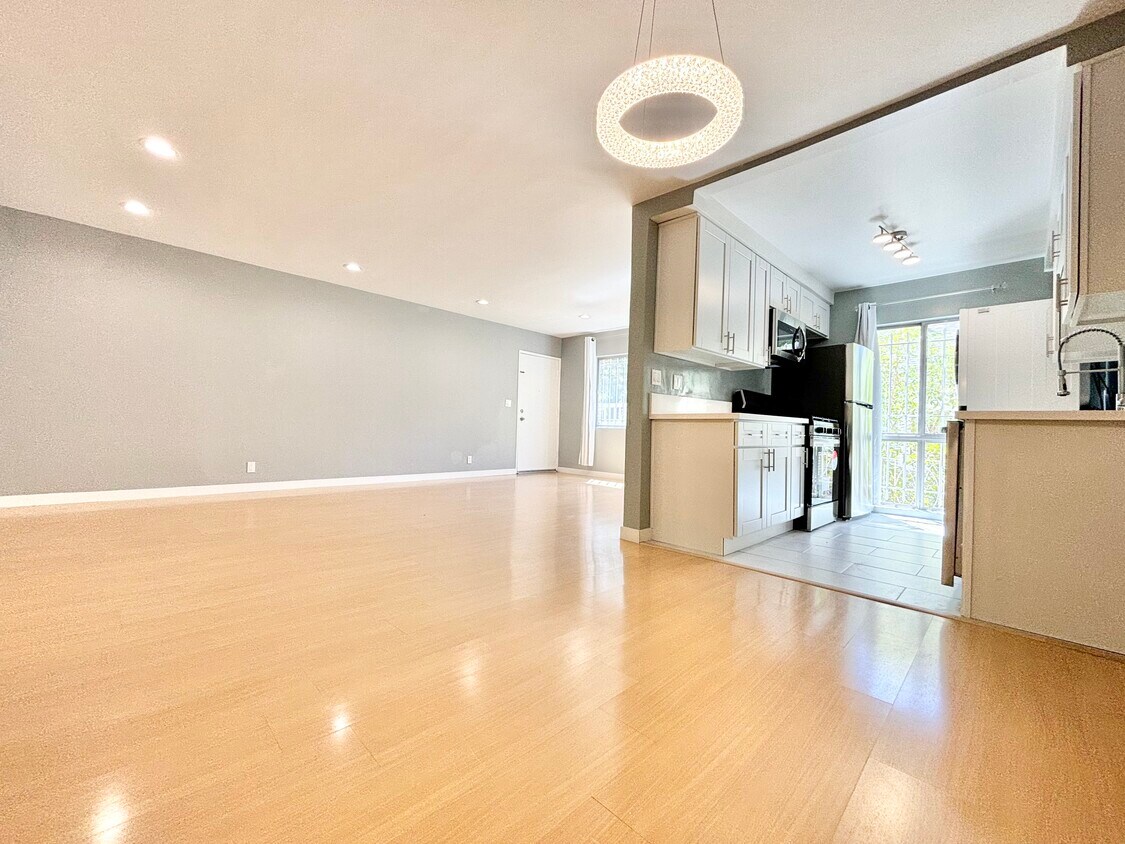 Foto principal - 7607 Norton Ave