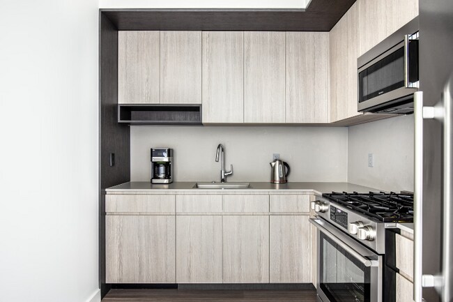 Foto del edificio - 1231 S Indiana Ave