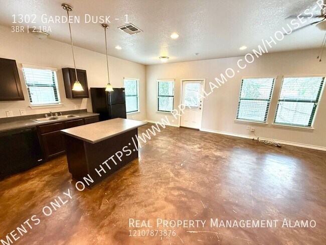 Foto del edificio - 1302 Garden Dusk