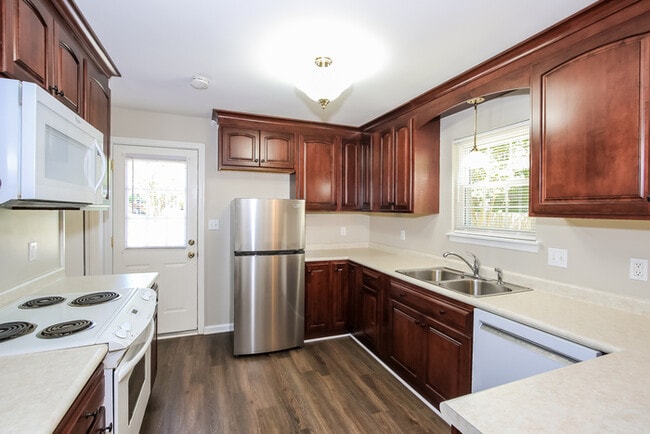 Building Photo - 543 Fairfield Way