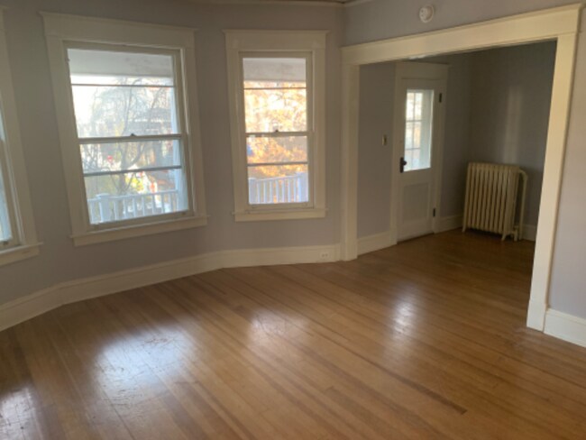 Building Photo - 814 Park Ave