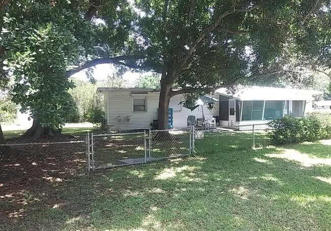 Foto del edificio - 4609 S Renellie Dr