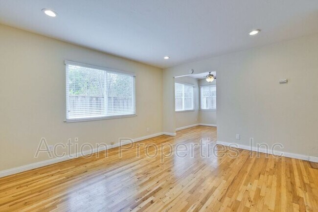 Building Photo - 543 California St