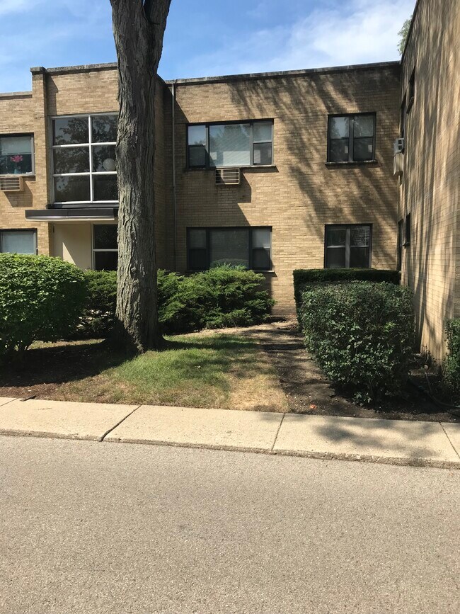 Foto del edificio - 1139 Deerfield Rd