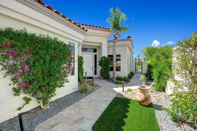 Building Photo - 430 White Horse Trail