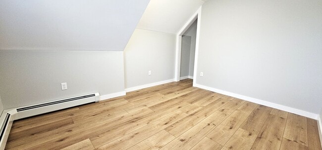 Building Photo - 202 East Ave
