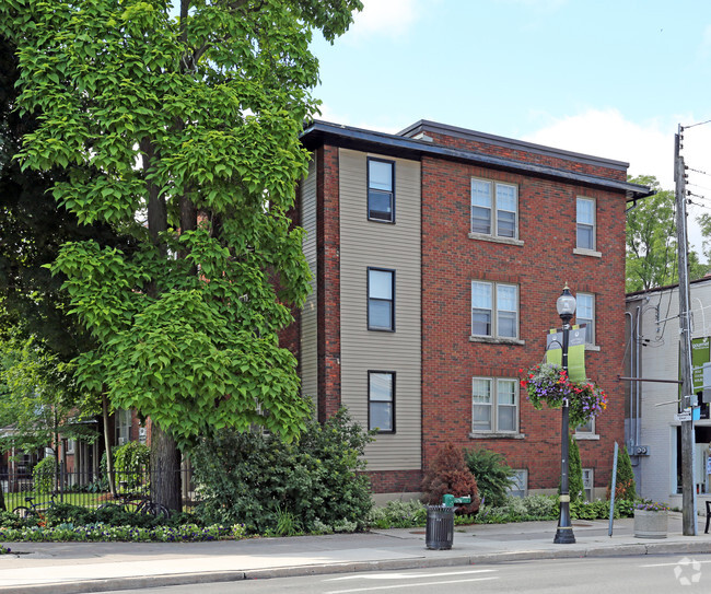 Photo du bâtiment - University Court Apartments