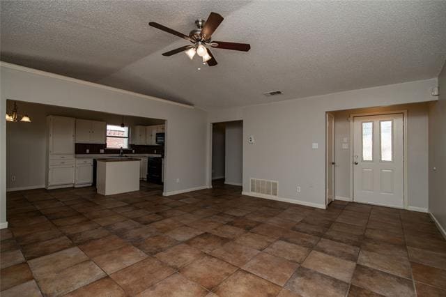 Foto del edificio - 618 Plainview Dr