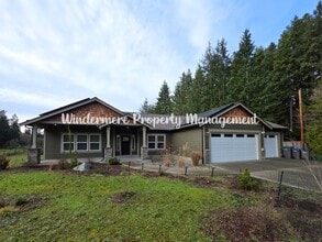 Building Photo - 1738 Lilypad Pl E