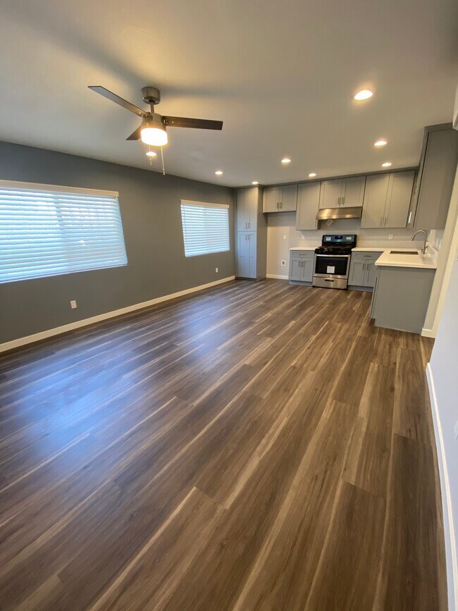 Foto del edificio - 16110 S Menlo Ave