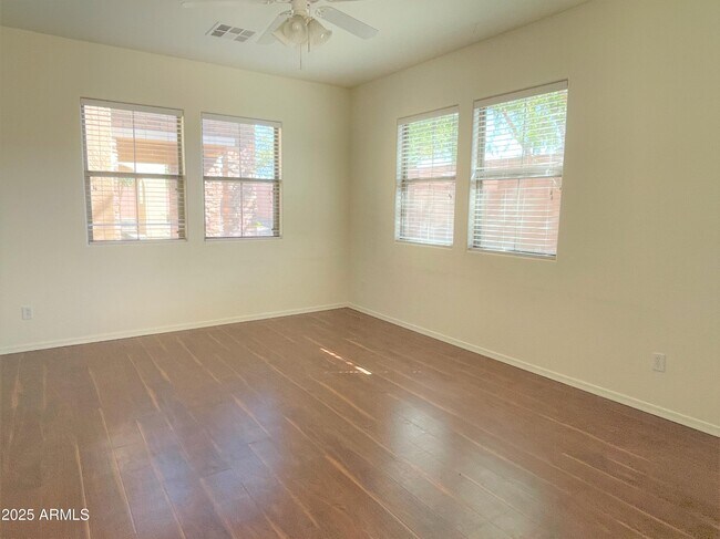 Foto del edificio - 5330 W Chisum Trail