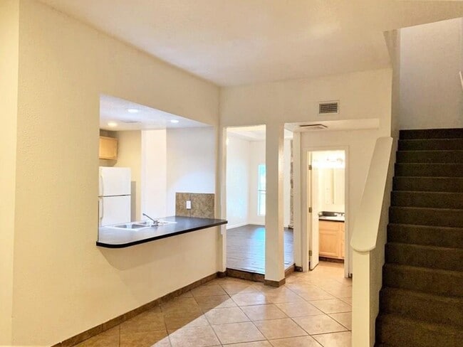 Building Photo - 11209 Shannon Hills Dr