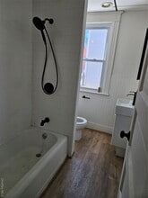 Building Photo - 10 Fox Terrace