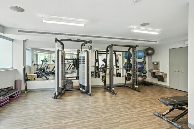 Foto del edificio - 443 W Huron St
