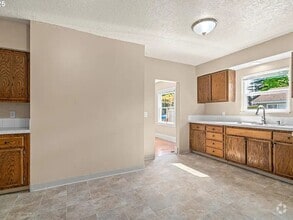 Building Photo - 8316 SE Raymond Ct