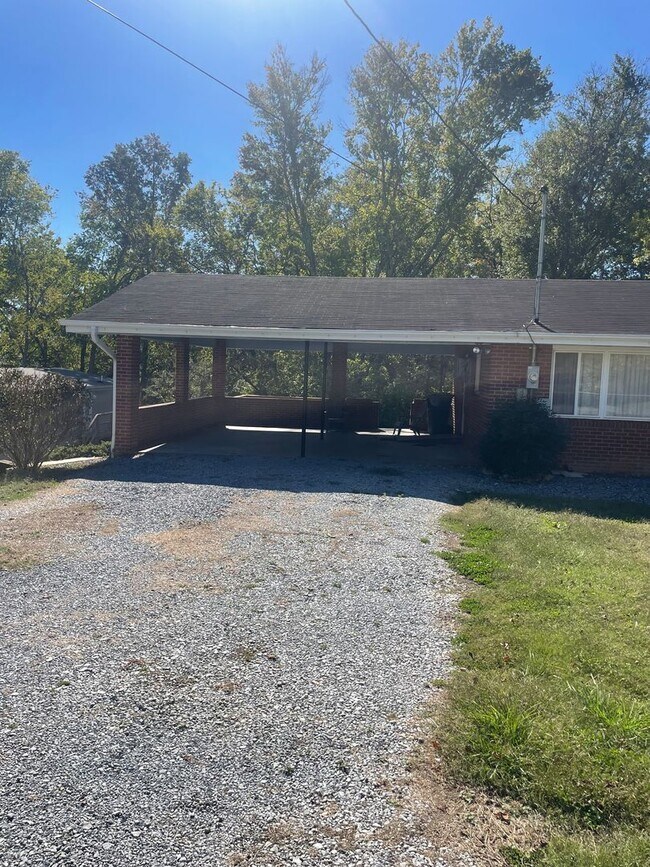 Foto del edificio - Sevierville 37862 - 3 bedroom, 2 bath base...