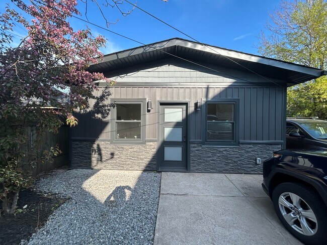 Photo du bâtiment - 206 Wentworth St N