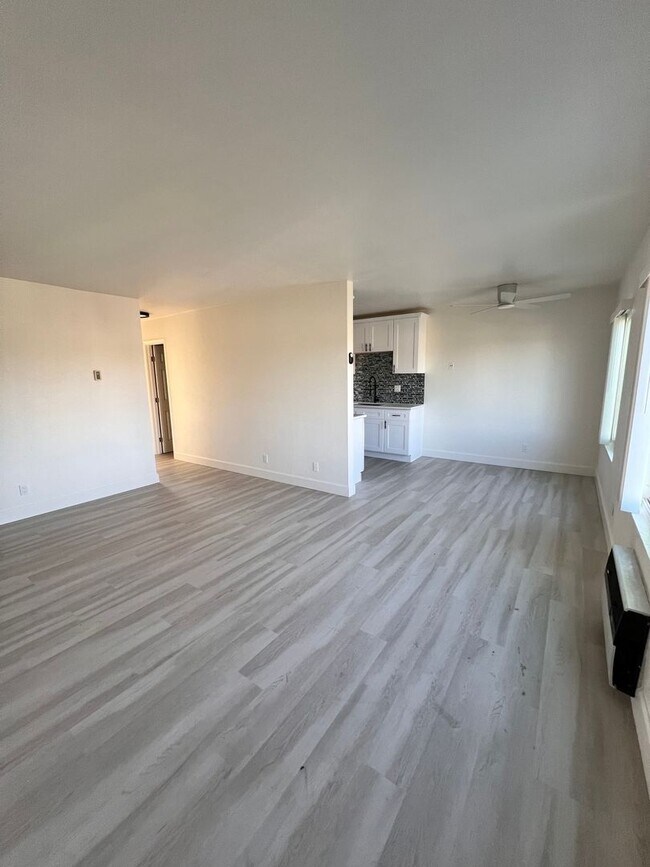 Interior Photo - Village Green 92