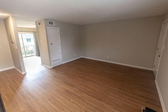 Building Photo - 105 N Garth Ave